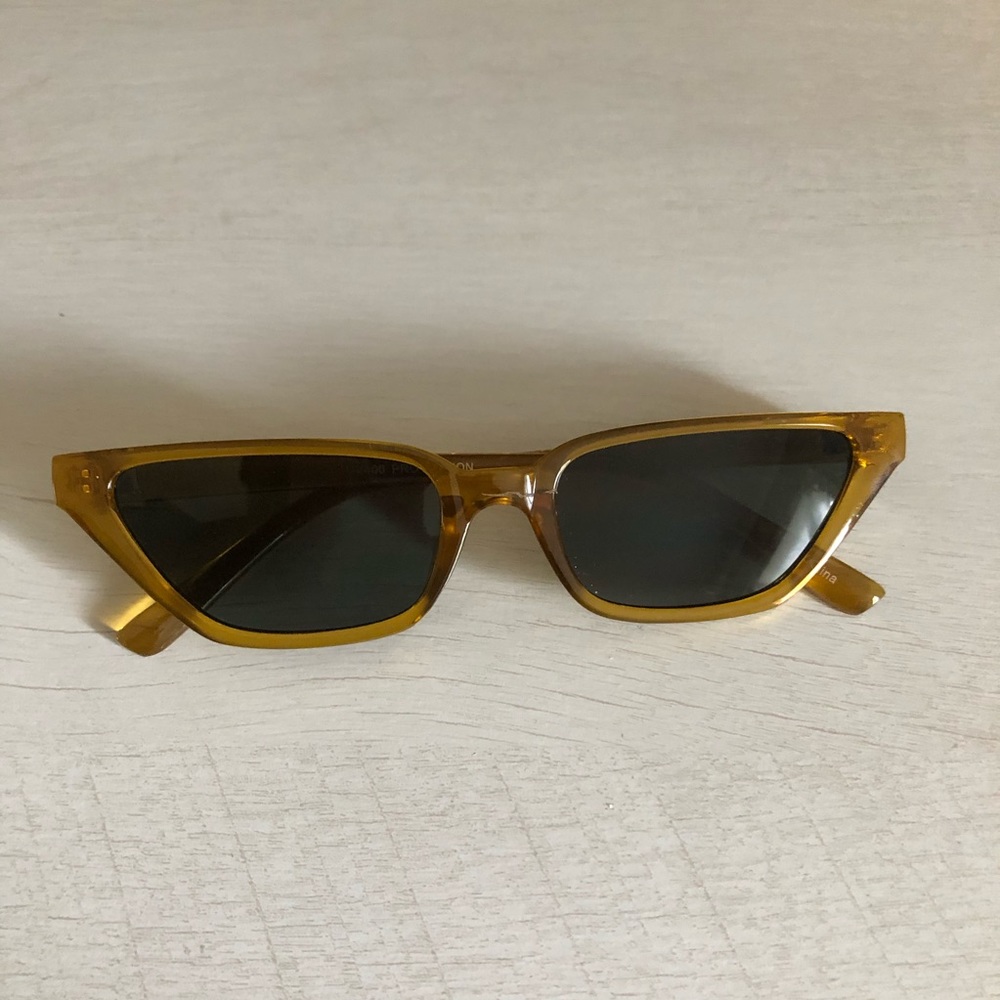 Retro “Kylie” Amber Cat Eye Sunglasses 70s Vibes